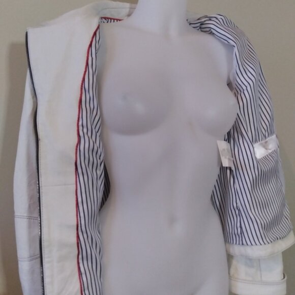 Gorgeous Super Soft Lambs Leather Jacket by CriscaVintage - Picture 4 of 8